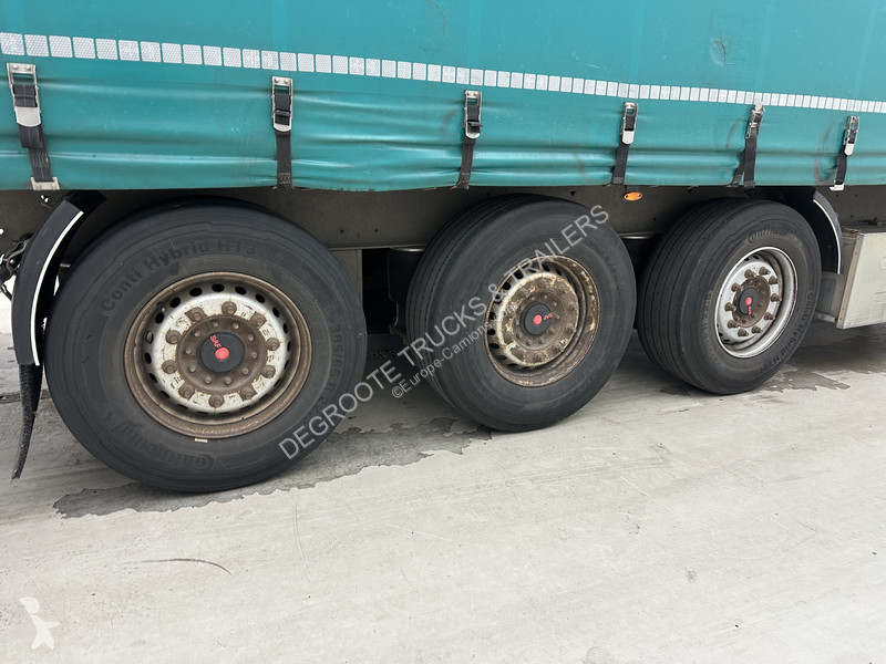 Fliegl Tautliner semi-trailer