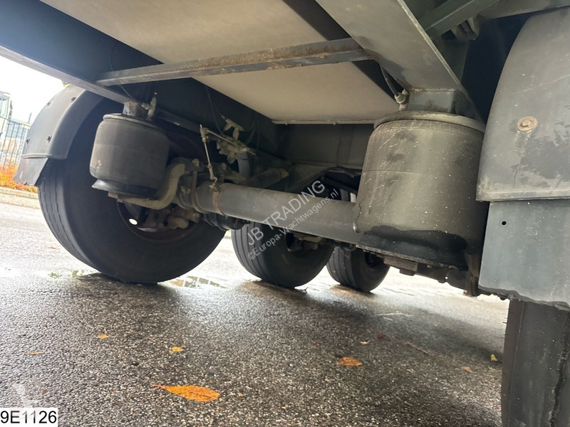 Fruehauf Tautliner Lift axle semi-trailer
