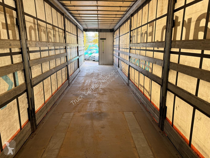 Félpótkocsi Schmitz Cargobull   3 Achs Mega...
