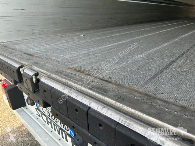 نصف مقطورة Schmitz Cargobull Semitrailer Reefer...