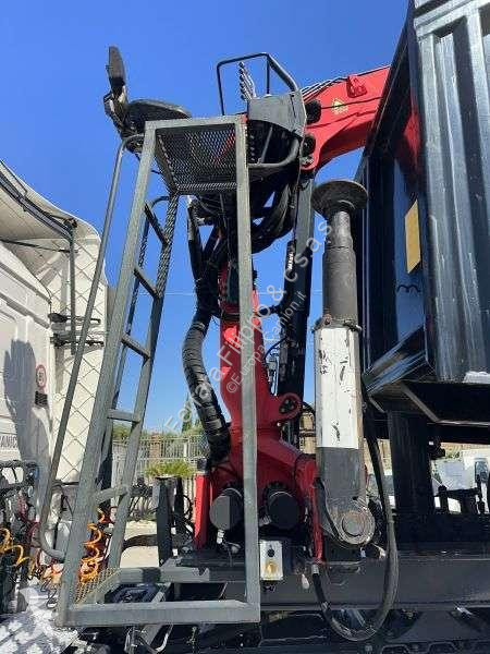 Semitrailer  ribaltabile con gru caricatrice