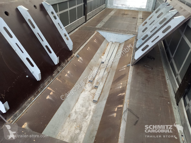 Semitrailer Fliegl Curtainsider Coil Getränke