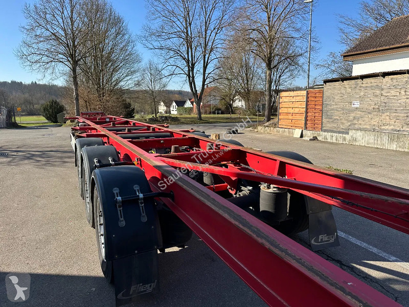 Semitrailer Fliegl Containerchassis für 2...