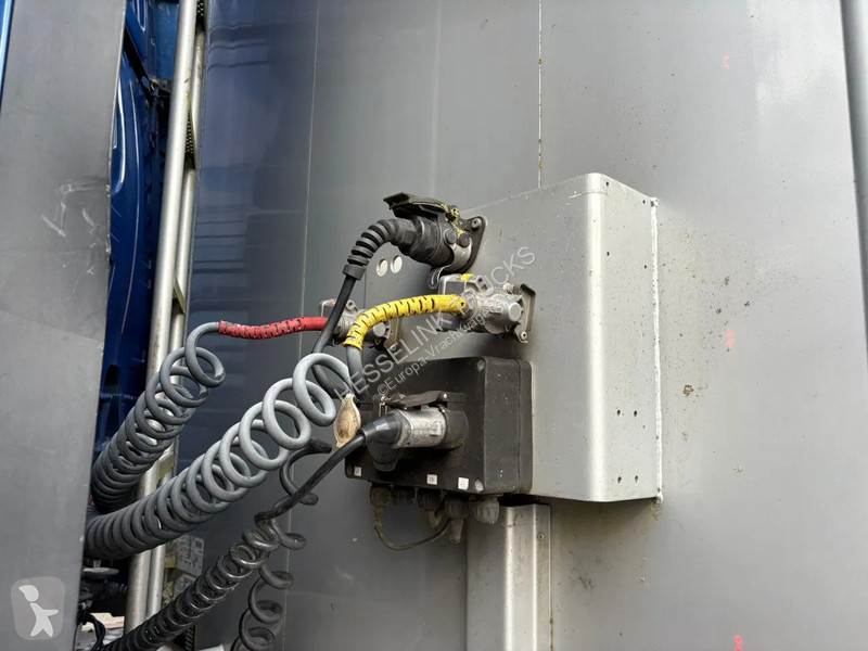 Semi reboque Kraker trailers 92m3, Walking...