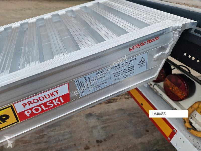 Полуремарке Schmitz Cargobull Low Deck Platform...