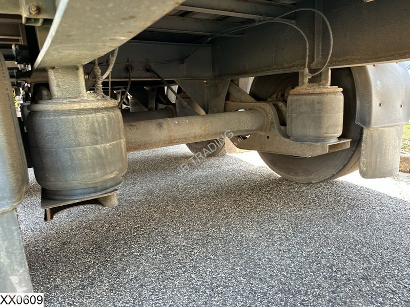 Návěs Fruehauf Tautliner Lift axle