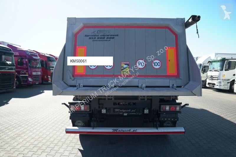 نصف مقطورة Bodex