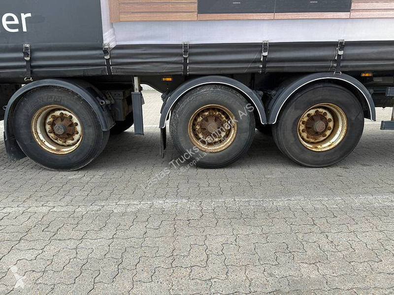 نصف مقطورة Kel-Berg Curtainsider / Planenauflieger