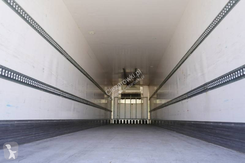 Полуремарке Lamberet refrigerated semi-trailer...
