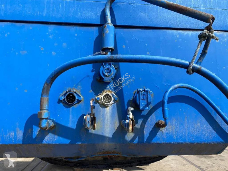 نصف مقطورة Goldhofer 4 AXLE STEERING