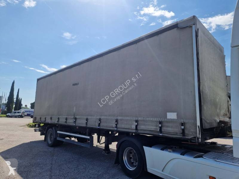 نصف مقطورة Schmitz Cargobull SK010