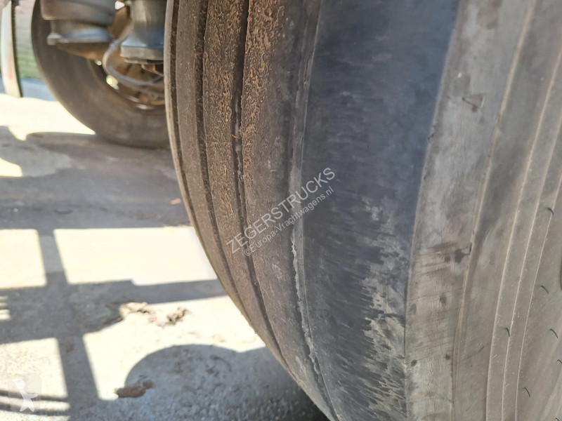 نصف مقطورة Fruehauf T38N