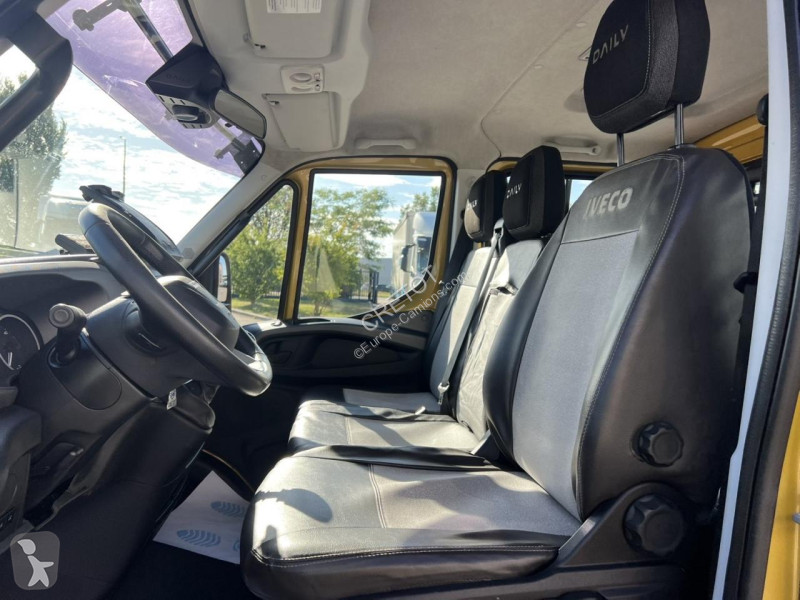 Véhicule utilitaire Iveco DAILY 70C18 D/P Euro6...