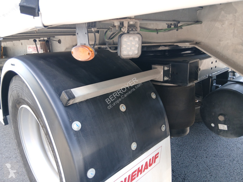 نصف مقطورة Fruehauf
