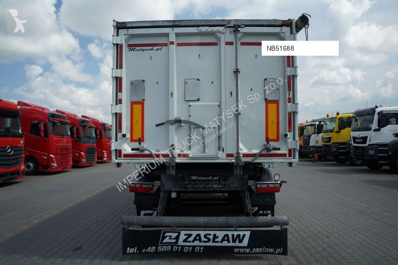 نصف مقطورة Zasław