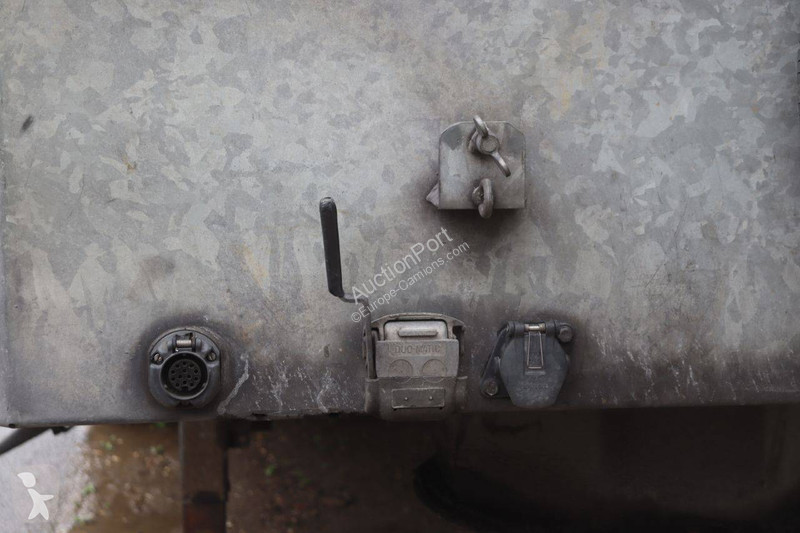 نصف مقطورة Veldhuizen P31-5A