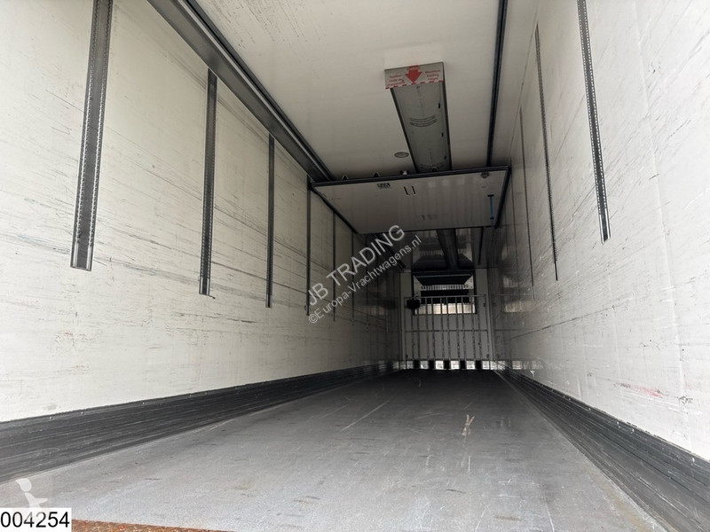 نصف مقطورة Chereau Koel vries Carrier Vector...