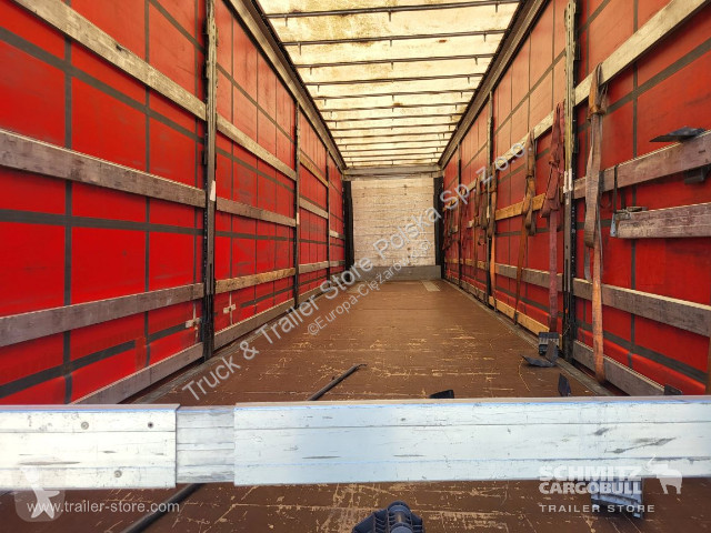 Полуремарке Schmitz Cargobull Schiebeplane Mega