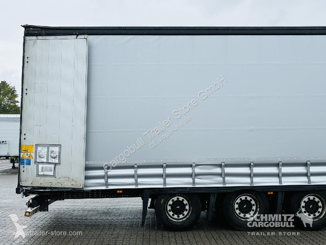 نصف مقطورة Schmitz Cargobull Curtainsider Mega...