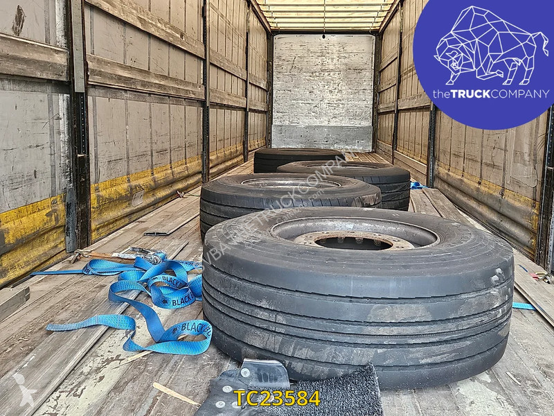 نصف مقطورة Renders