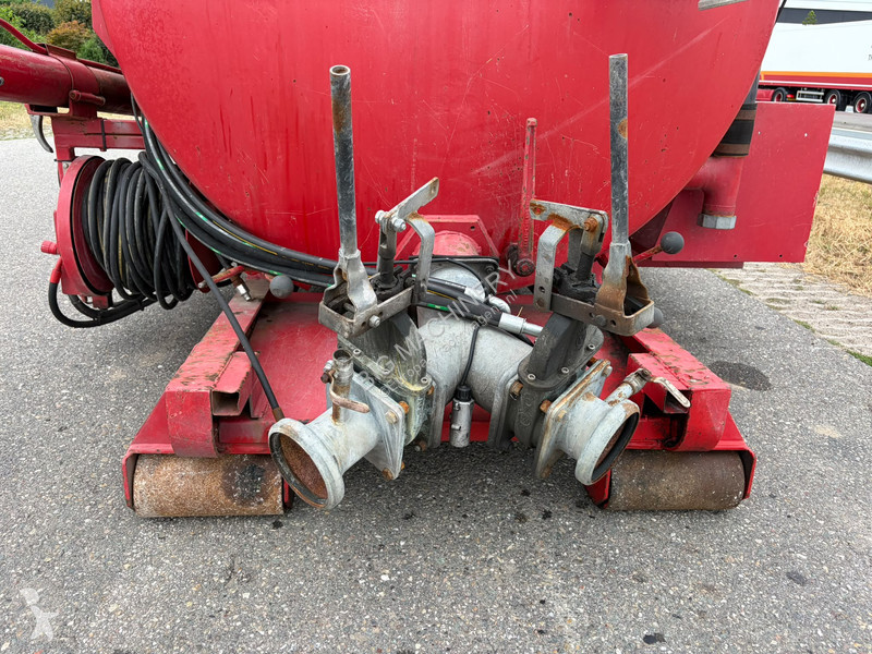 Uitrusting voor vrachtwagens  Twint Vacuum tank