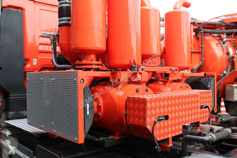 Vrachtwagencombinatie MAN 2-Achs Hellmers 26m3...