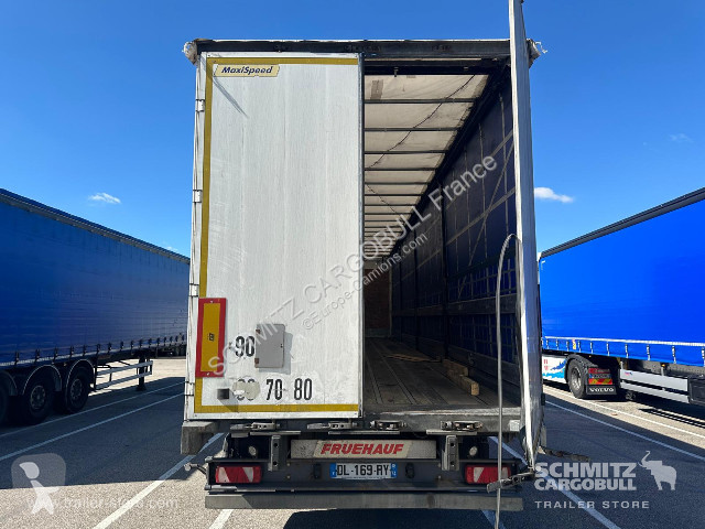 Semiremorca Fruehauf Semitrailer Curtainsider...
