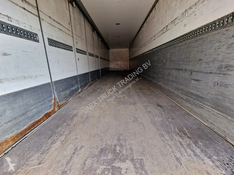Полуприцеп Ekeri 2 axle box with sidedoors -...