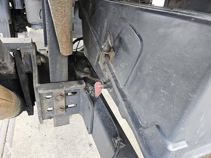 Weka 2 AXLE CLOSED BOX STEER AXLE 3T LIFT...