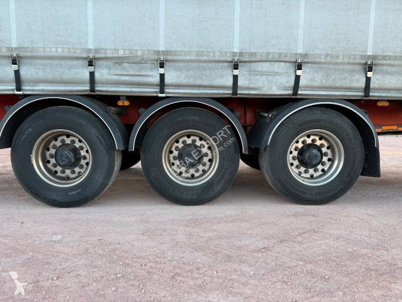 Fruehauf Bâchée semi-trailer