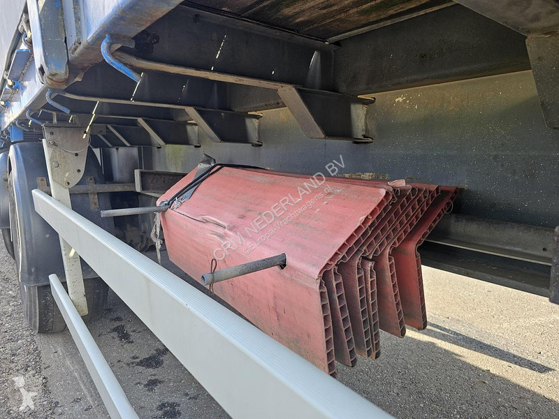 V02-STG-15-30 semi-trailer