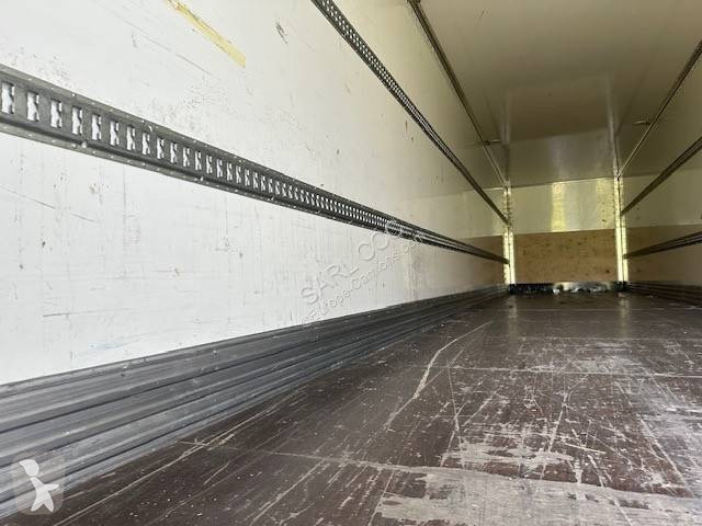 Semitrailer Fruehauf DW 607 NL en cours de...