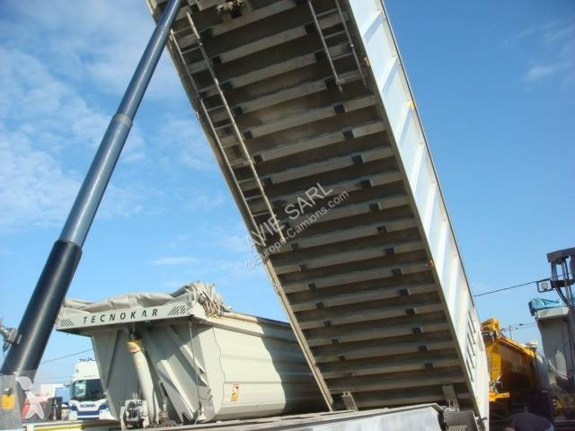 Semitrailer Benalu BENNE CEREALIERE 40M3 2013