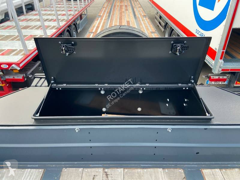 نصف مقطورة Lecitrailer Porte engin dont un...
