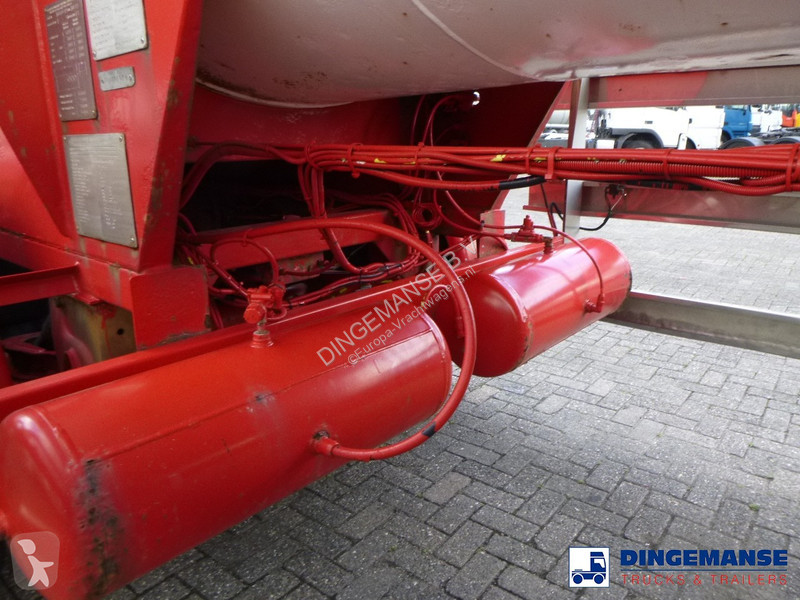Semiremorca Clayton Gas tank steel 31.8 m3 (low...