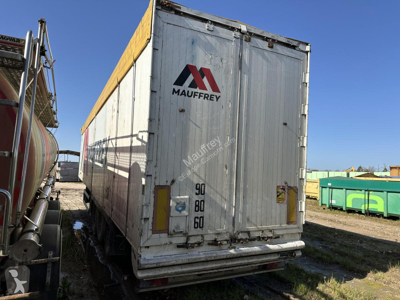 Semitrailer Benalu  Fond mouvant