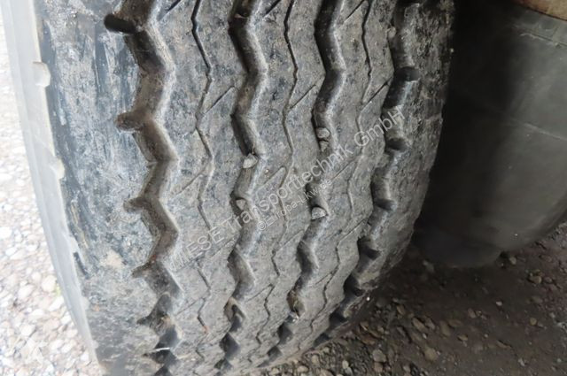 نصف مقطورة Krone Plateau