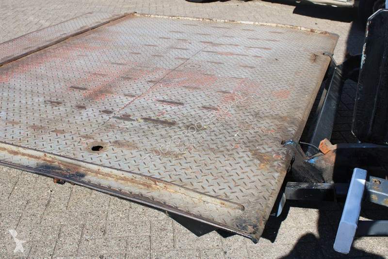 Semiremorca Tracon Uden 2x alu axle + lift