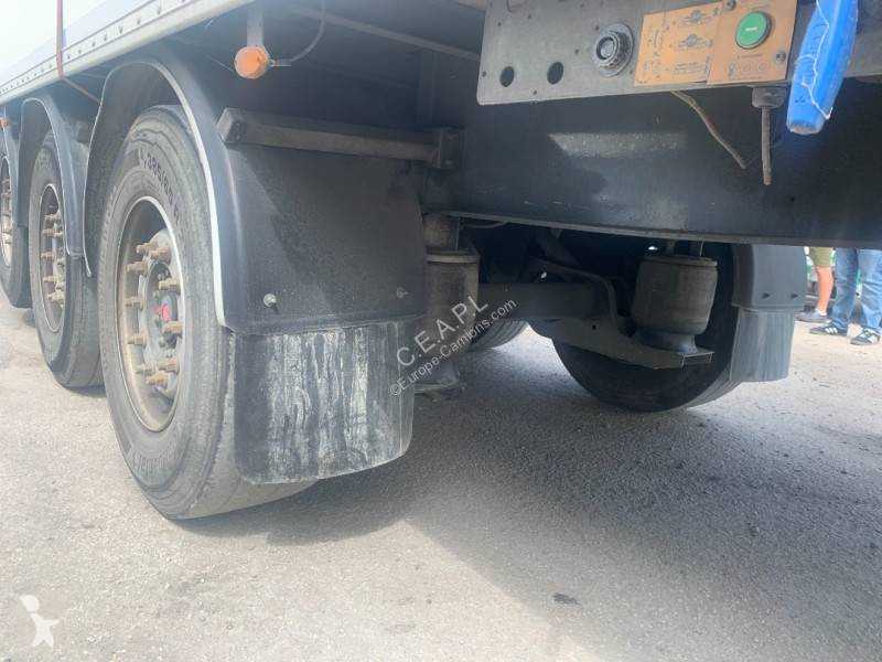 Semirimorchio Fruehauf Express Liner accidentée