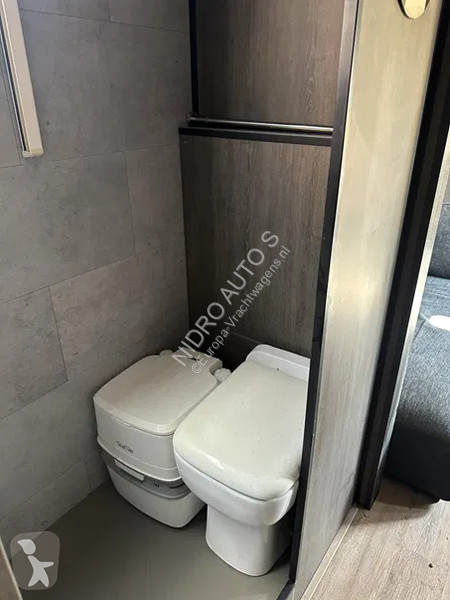 Oplegger  Camper 4x bed keuken douche toilet...