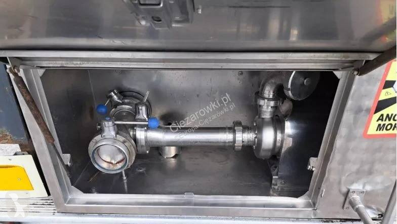 Semitrailer Wielton 36 t food cistern / 3 chambers