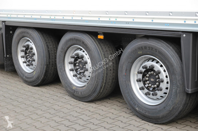 نصف مقطورة Schmitz Cargobull   Koffer Liftachse...
