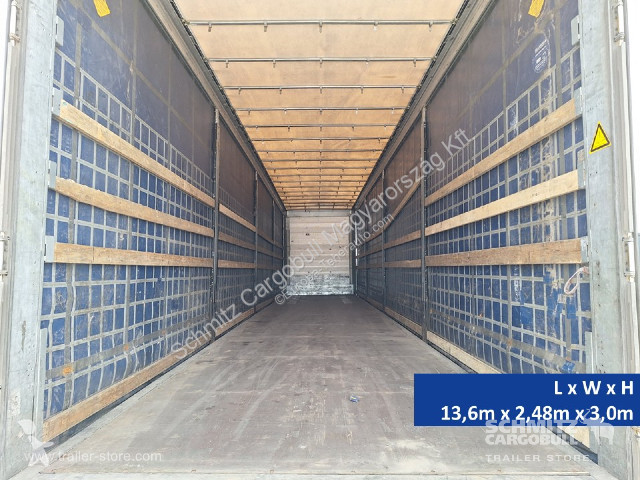 Oplegger Schmitz Cargobull Curtainsider Mega