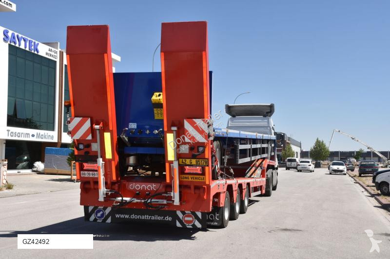Semiremorca Donat 3 axle heavy duty lowbed