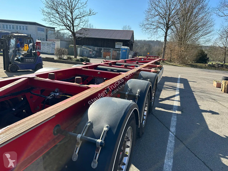 Semitrailer Fliegl Containerchassis für 2...