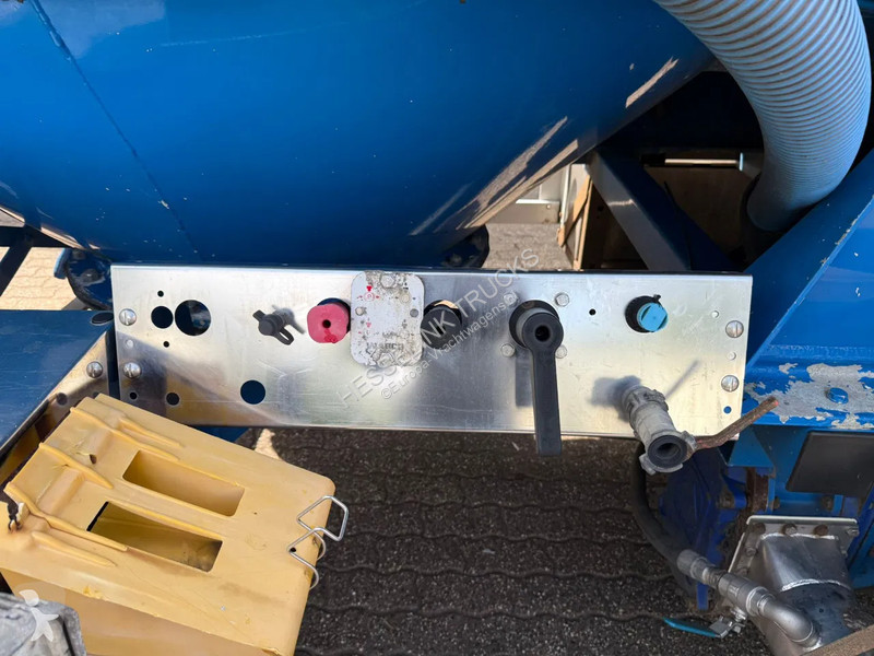 Semiremorca Feldbinder 34m3 Veevoeder...