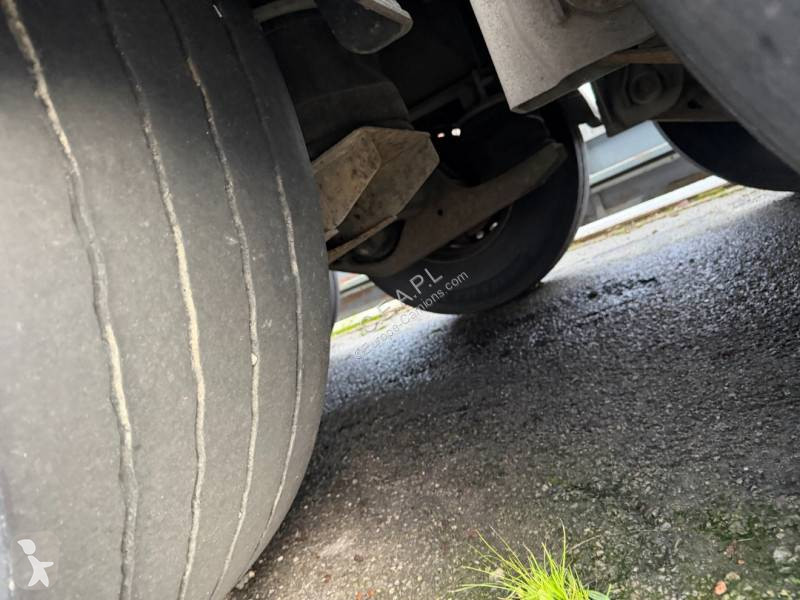 Semi remorque Fruehauf essieux SAF