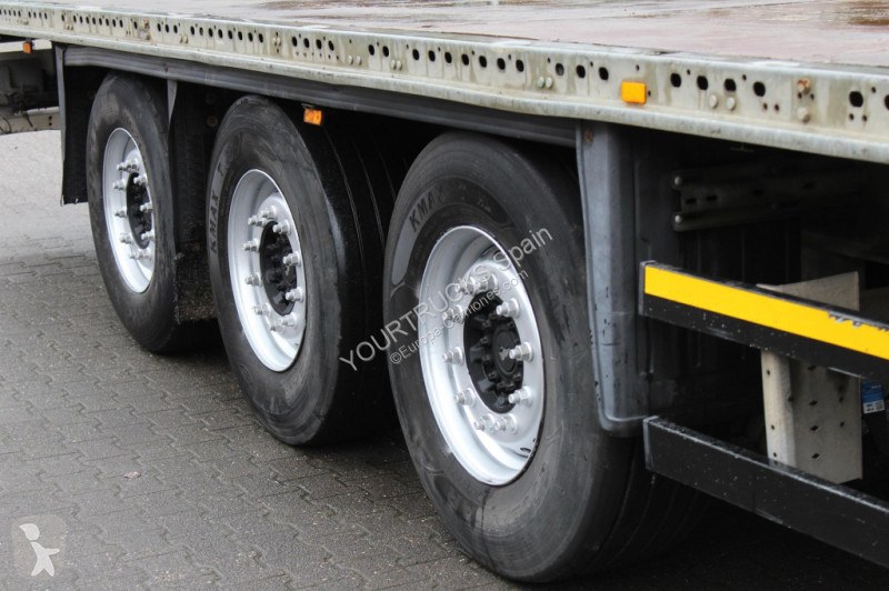 Schmitz Cargobull   Liftachse   Rungentaschen...