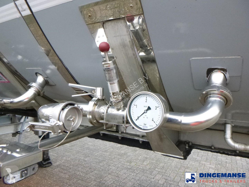 نصف مقطورة Van Hool Food tank inox 62 m3 / 3 comp
