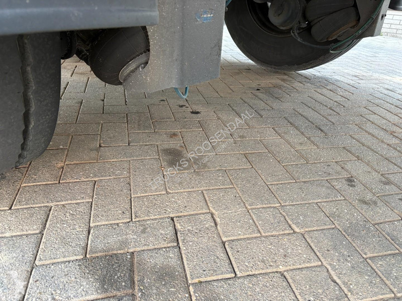 نصف مقطورة Schmitz Cargobull 18 + STEERING AXLE...